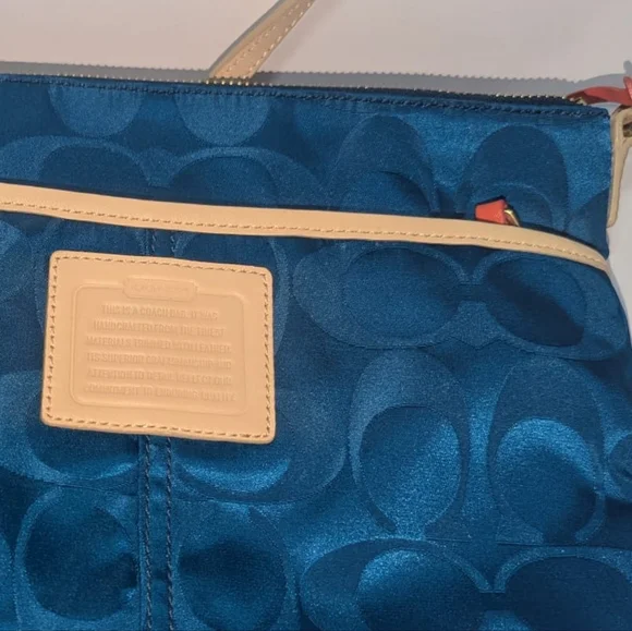 Coach Legacy Weekend Signature Hippie nylon Light Blue🩵teal F24861 1941 Colorb - Picture 4 of 10